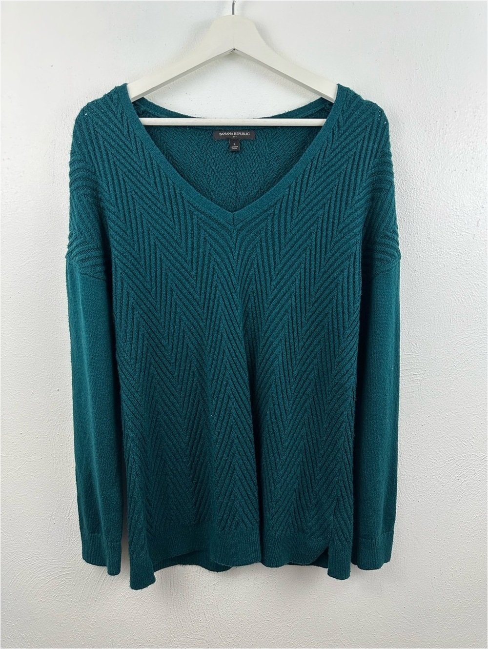 Banana Republic Women’s Teal V-Neck Chevron Knit Sweater Size L